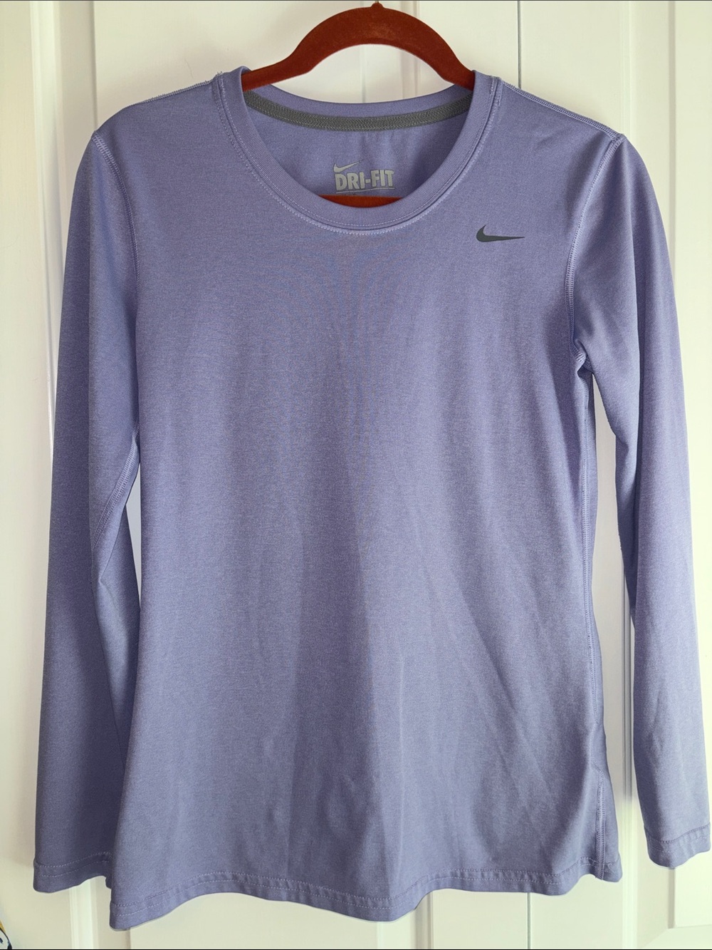 Nike Lavender Long Sleeve Dri-FIT Performance Top Size Small